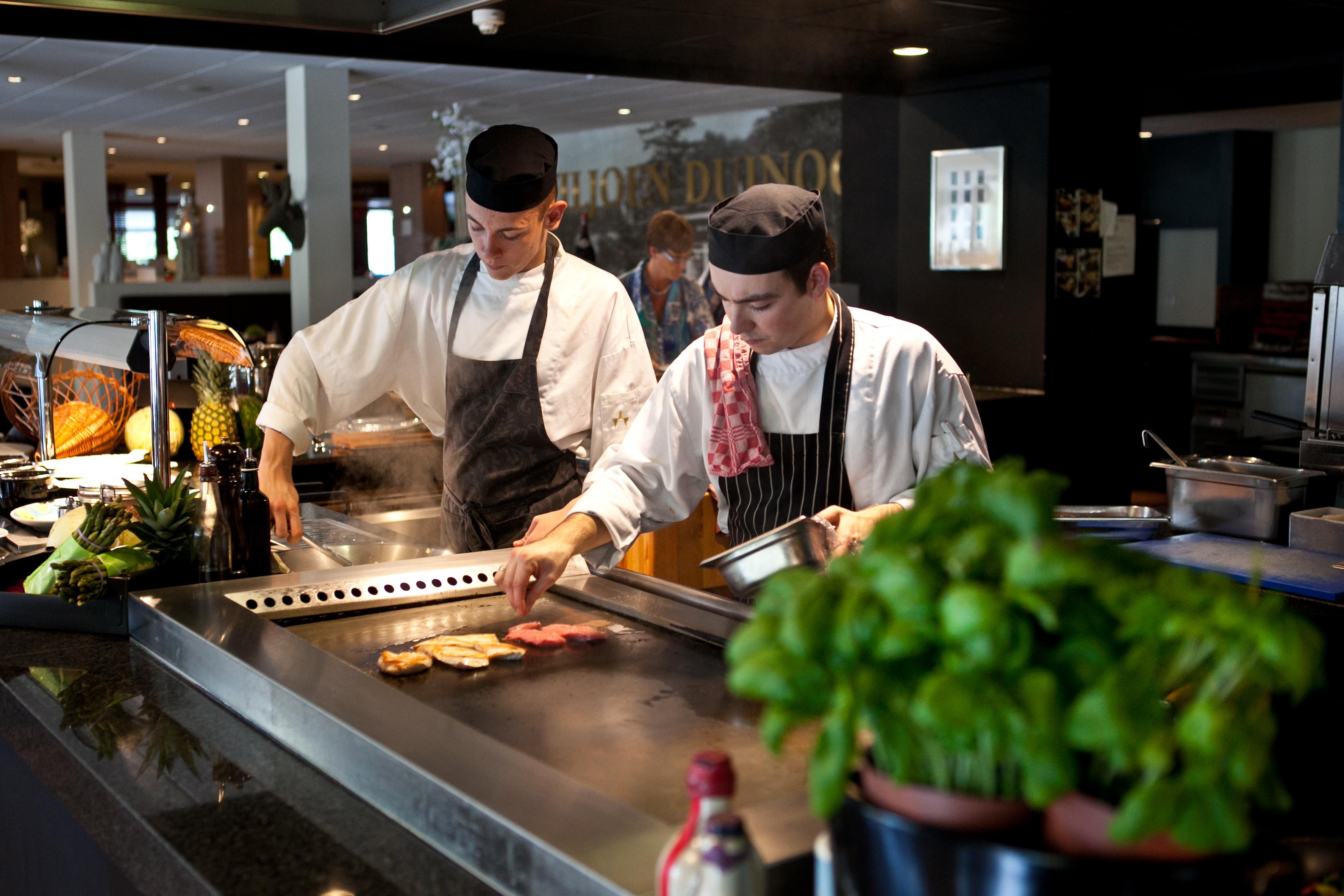 Fletcher Hotel - Restaurant De Zeegser Duinen Экстерьер фото
