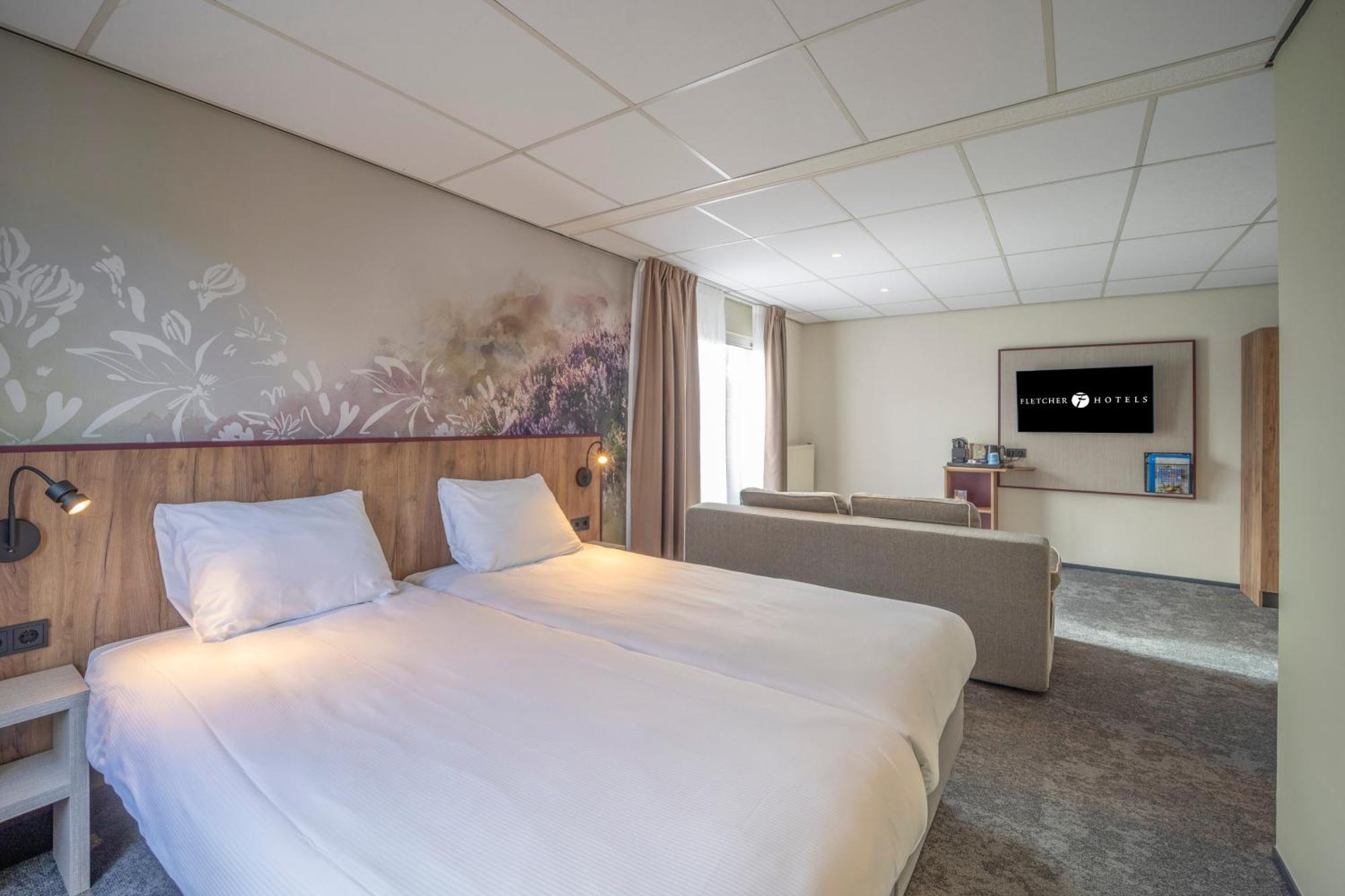 Fletcher Hotel - Restaurant De Zeegser Duinen Экстерьер фото