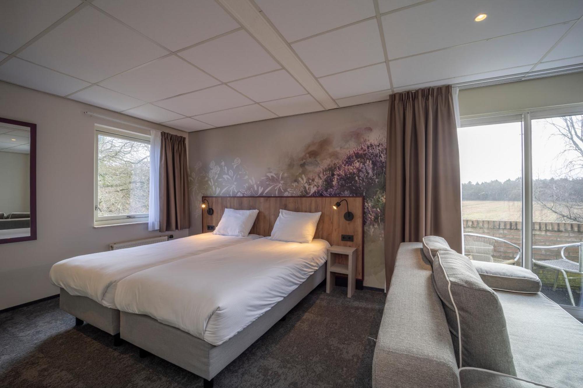 Fletcher Hotel - Restaurant De Zeegser Duinen Экстерьер фото